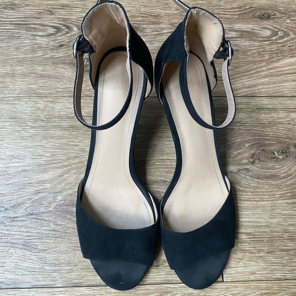 EUC H&M Faux Suede Closed Ankle & Peep Toe Strapy 3" Heel Size 9.5 - Picture 5 of 8